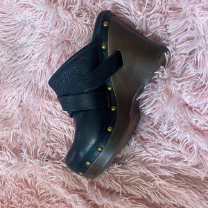 Uggs leather clogs with heels